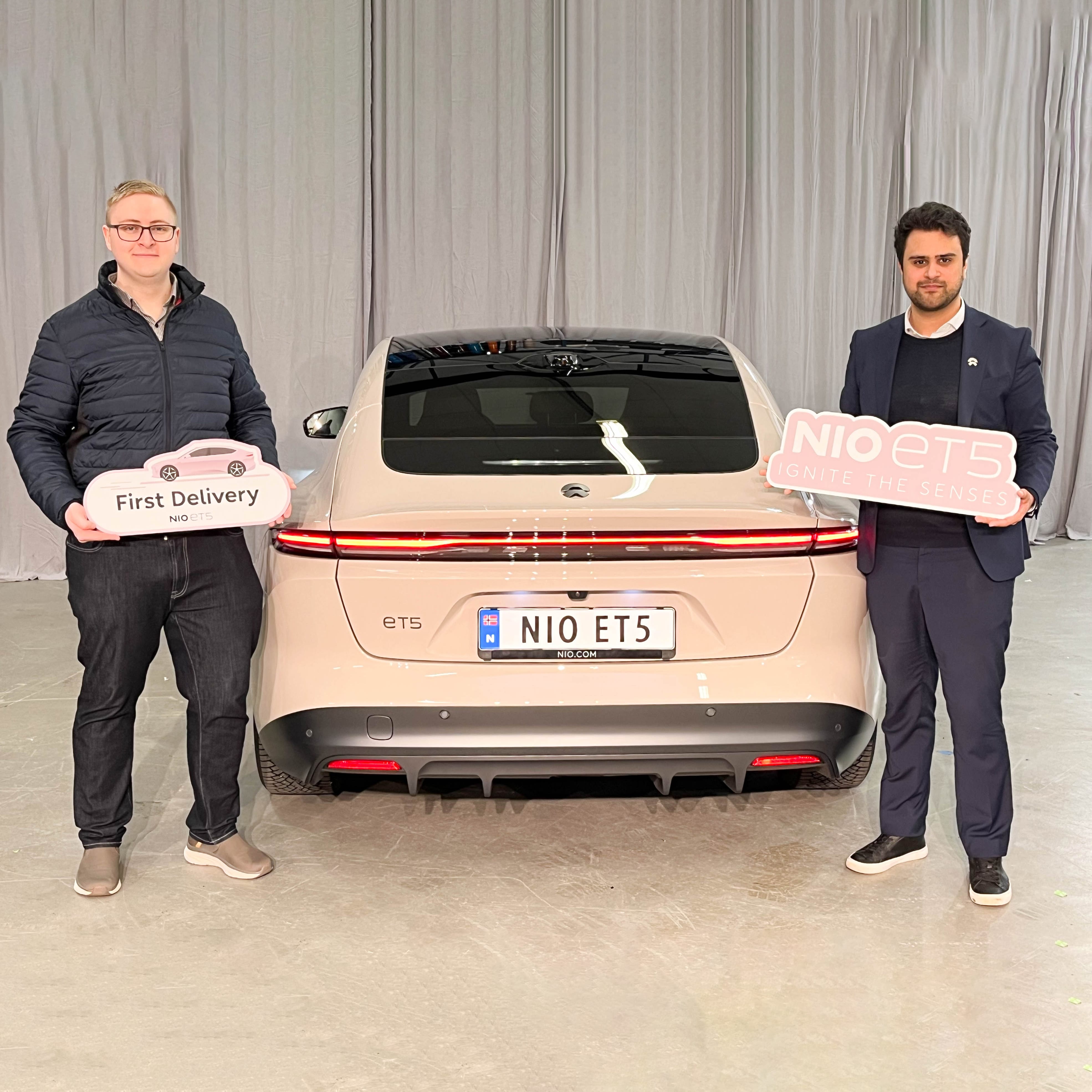 Norges første NIO ET5 er utlevert